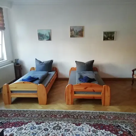 Apartment Am Jenaer Markt, Mitten Im Zentrum, Fuer Bis Zu 5 Und 6 Personen Jena
